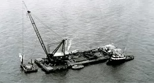 Construction of Derrick Barge 4